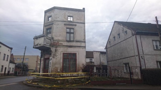 Z rozbiórki za darmo oddam cegły,drewno opałowe gruz.
